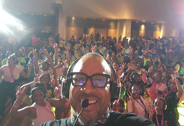 Silent church events event in Port LaBelle with guests wearing silent headphones